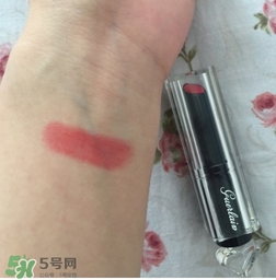 嬌蘭小黑裙003好看嗎？嬌蘭小黑裙唇膏003試色