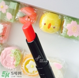 嬌蘭小黑裙003多少錢？嬌蘭小黑裙唇膏003專柜價格