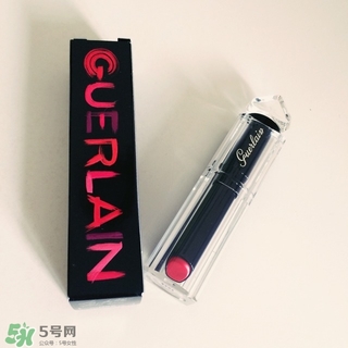 嬌蘭小黑裙022試色 嬌蘭小黑裙唇膏022試色圖 嬌蘭小黑裙022試色 嬌蘭小黑裙唇膏022試色圖