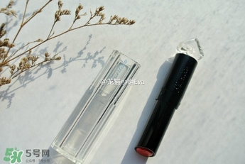 嬌蘭小黑裙唇膏孕婦可以用嗎懷孕可以用嬌蘭小黑裙唇膏嗎 嬌蘭小黑裙唇膏孕婦可以用嗎懷孕可以用嬌蘭小黑裙唇膏嗎