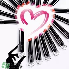 嬌蘭小黑裙唇膏孕婦可以用嗎懷孕可以用嬌蘭小黑裙唇膏嗎 嬌蘭小黑裙唇膏孕婦可以用嗎懷孕可以用嬌蘭小黑裙唇膏嗎