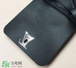 lv lockme包包怎么辨別真?zhèn)?？lv lockme包包真假鑒定