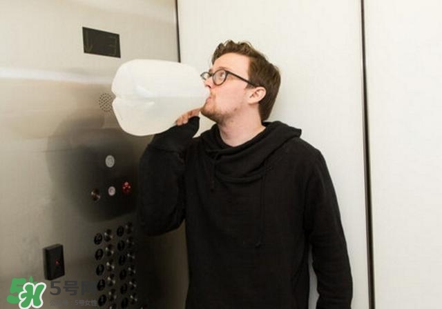 30天不喝飲料，妹子的對(duì)比照令人震驚 喝白開(kāi)水的好處