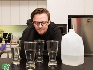 30天不喝飲料，妹子的對(duì)比照令人震驚 喝白開(kāi)水的好處