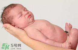 寶寶臍帶消毒是用碘伏還是用酒精？寶寶臍帶用什么消毒好？