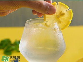 Perrier巴黎水好喝嗎？Perrier巴黎水怎么喝？