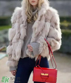 loewe三角包正品多少錢？羅意威巴塞羅那三角包專柜價格