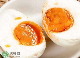咸鴨蛋為什么會(huì)出油？咸鴨蛋為什么有油