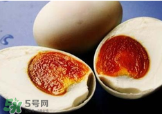 咸鴨蛋放久了還能吃嗎？咸鴨蛋放臭了還能吃嗎？