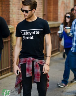 為什么黑色衣服會(huì)變紅？黑色衣服變紅了怎么辦？