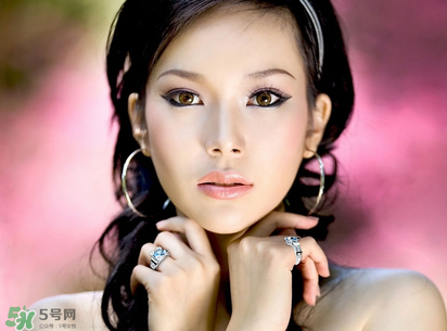 巴黎之吻戒指價格 巴黎之吻戒指多少錢？