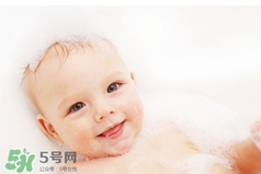 寶寶濕疹可以用金銀花洗臉嗎？金銀花洗臉能治療濕疹嗎？