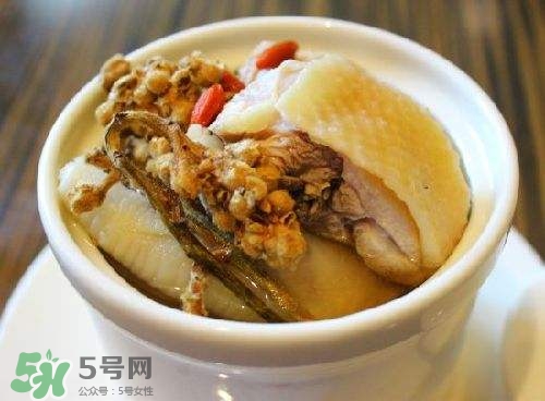 枇杷花怎么煲湯？枇杷花煲湯搭配什么最佳？