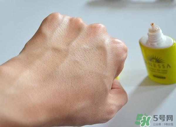 安耐曬bb霜色號(hào)試色 安耐曬bb霜試色圖 安耐曬bb霜色號(hào)試色 安耐曬bb霜試色圖