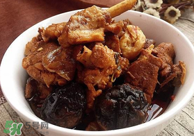 鴨肉能和香菇一起燉嗎？香菇燉鴨肉有毒嗎？