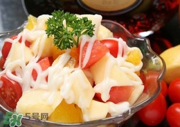 水果沙拉怎么做好吃？水果沙拉用什么酸奶好？