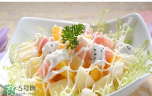 水果沙拉放酸奶還是沙拉醬好？蔬菜沙拉用什么沙拉醬？