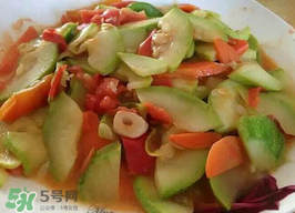 西葫蘆和胡蘿卜能一起吃？西葫蘆能和胡蘿卜一起吃嗎？