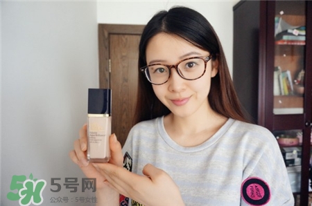 雅詩蘭黛沁水粉底液多少錢_專柜價(jià) 雅詩蘭黛沁水粉底液多少錢_專柜價(jià)