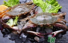 吃螃蟹可以喝可樂(lè)嗎？吃螃蟹能喝白酒嗎？