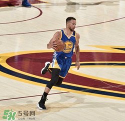 under armour curry4 low什么樣？庫里第四代總決賽戰(zhàn)靴低幫版諜照