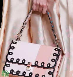 fendi kan i尺寸多大？芬迪kan i包包尺寸介紹