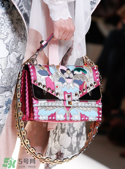 fendi kan i尺寸多大？芬迪kan i包包尺寸介紹