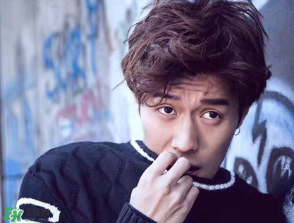 熱依扎周游公開戀情 熱依扎男朋友是誰 熱依扎周游公開戀情 熱依扎男朋友是誰