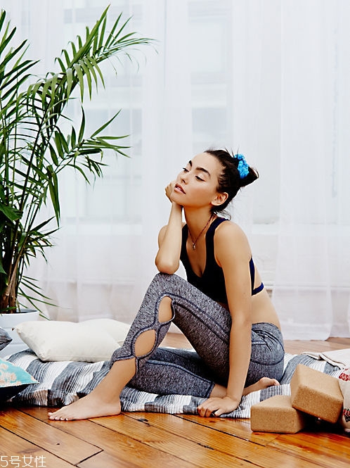 女健身衣服什么牌子好 女士健身服哪個(gè)牌子好 女健身衣服什么牌子好 女士健身服哪個(gè)牌子好