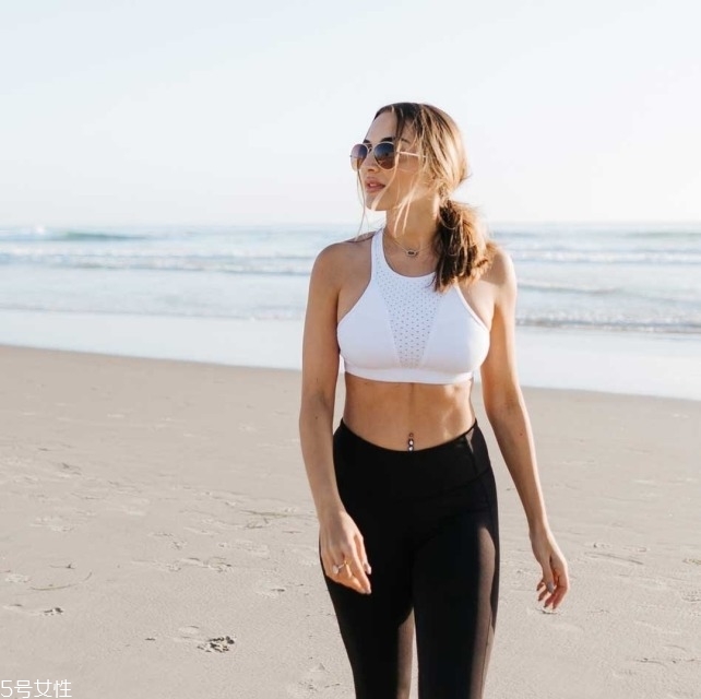 女健身衣服什么牌子好 女士健身服哪個(gè)牌子好 女健身衣服什么牌子好 女士健身服哪個(gè)牌子好