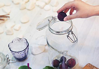 楊梅泡酒是青的好還是紅的好？楊梅酒用什么顏色的楊梅？