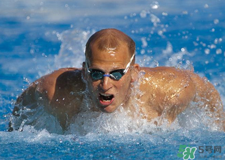 幾月份適合游泳？幾月份可以游泳？