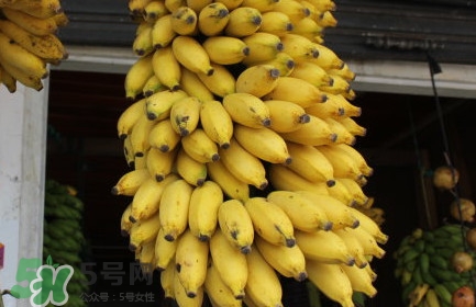 芭蕉不能和什么一起吃？芭蕉什么人不能吃