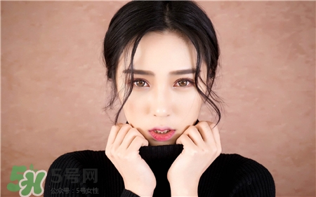 眼影干粉和濕粉哪個好?干濕兩用眼影怎么用? 眼影干粉和濕粉哪個好?干濕兩用眼影怎么用?