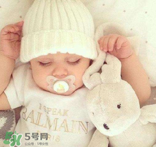 寶寶枕頭高了會(huì)怎么樣？寶寶枕頭高的危害