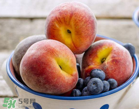 藍莓和桃子能一起吃嗎？藍莓和桃子能一塊吃嗎？