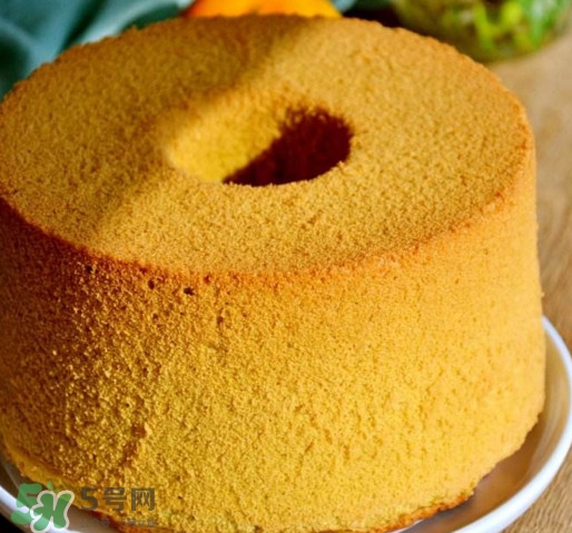 戚風蛋糕怎么脫模？戚風蛋糕倒扣多久脫模