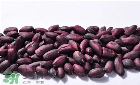 黑花生的作用 黑花生的功效 黑花生的作用 黑花生的功效