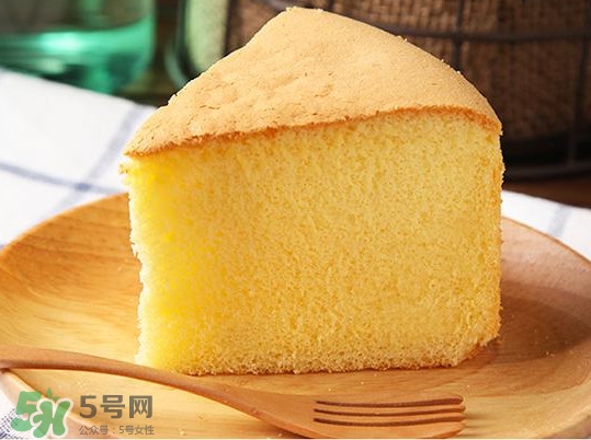 戚風(fēng)蛋糕怎么做才松軟？戚風(fēng)蛋糕怎么切開(kāi)