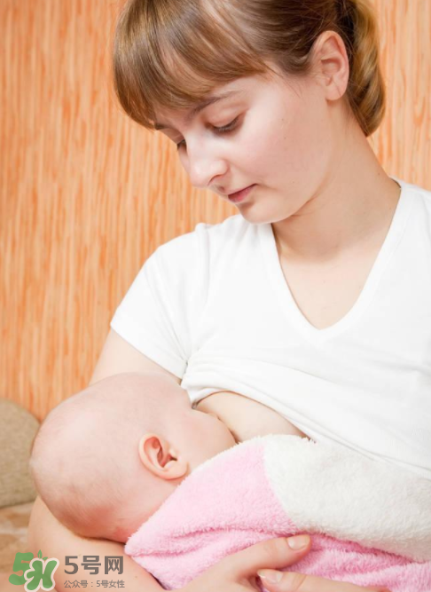 母乳喂養(yǎng)胸會(huì)變小嗎？母乳喂養(yǎng)胸會(huì)不會(huì)變??？