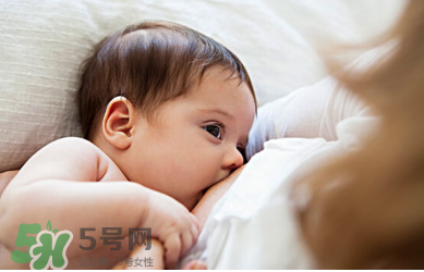 新生兒能用母乳洗臉嗎？新生兒能用母乳擦臉嗎？