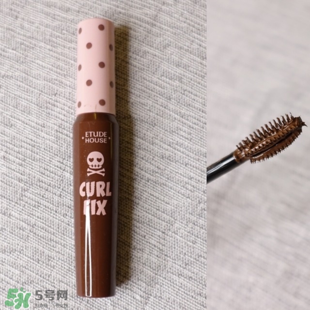 粉色包裝的化妝品 粉色瓶子的護(hù)膚品 粉色包裝的化妝品 粉色瓶子的護(hù)膚品