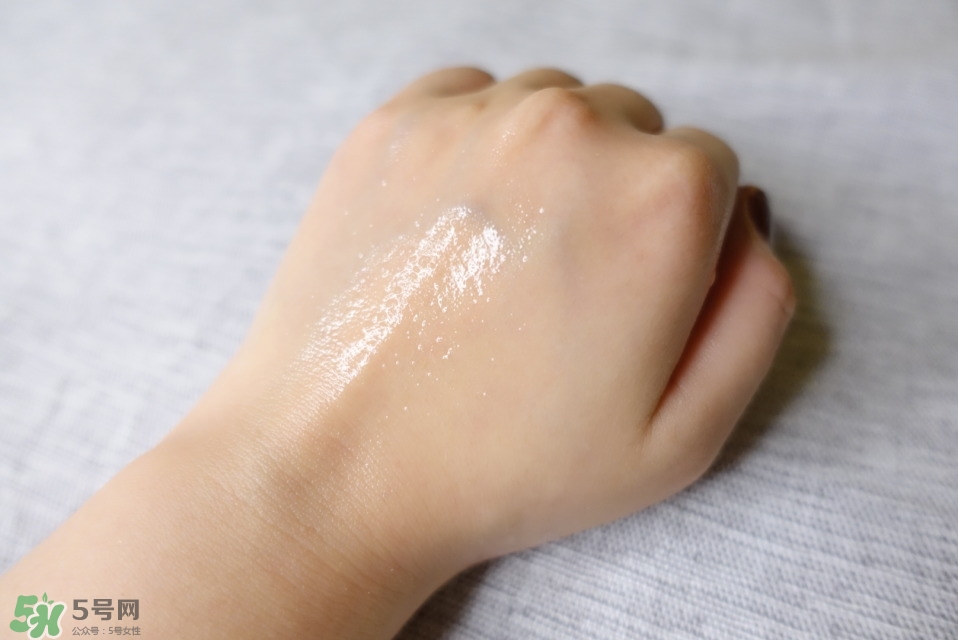 粉色包裝的化妝品 粉色瓶子的護(hù)膚品 粉色包裝的化妝品 粉色瓶子的護(hù)膚品