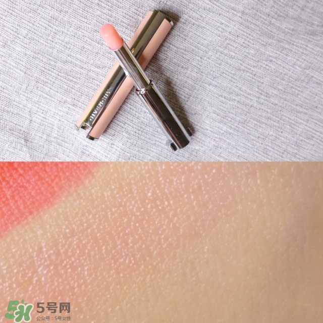 粉色包裝的化妝品 粉色瓶子的護(hù)膚品 粉色包裝的化妝品 粉色瓶子的護(hù)膚品