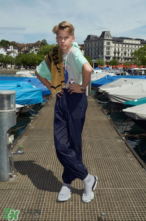 vetements與reebok銳步聯(lián)名sock trainer襪子鞋怎么樣_好看嗎？