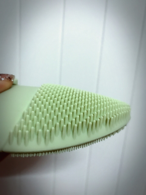 悅詩(shī)風(fēng)吟洗臉儀好用嗎？悅詩(shī)風(fēng)吟洗臉儀和luna潔面儀對(duì)比