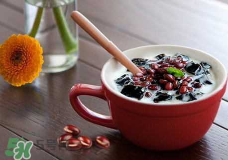 龜苓膏為什么是苦的？龜苓膏苦的可以吃嗎？