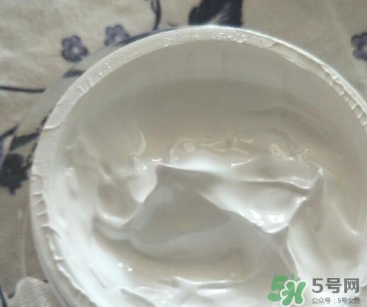 凱芙蘭素顏霜怎么用？凱芙蘭w9素顏霜使用方法