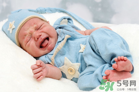 新生兒臍帶發(fā)炎可以用菜油擦嗎？臍帶能不能用菜油擦？