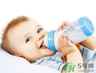 新生兒一月長幾斤正常？新生兒一月長多少厘米？